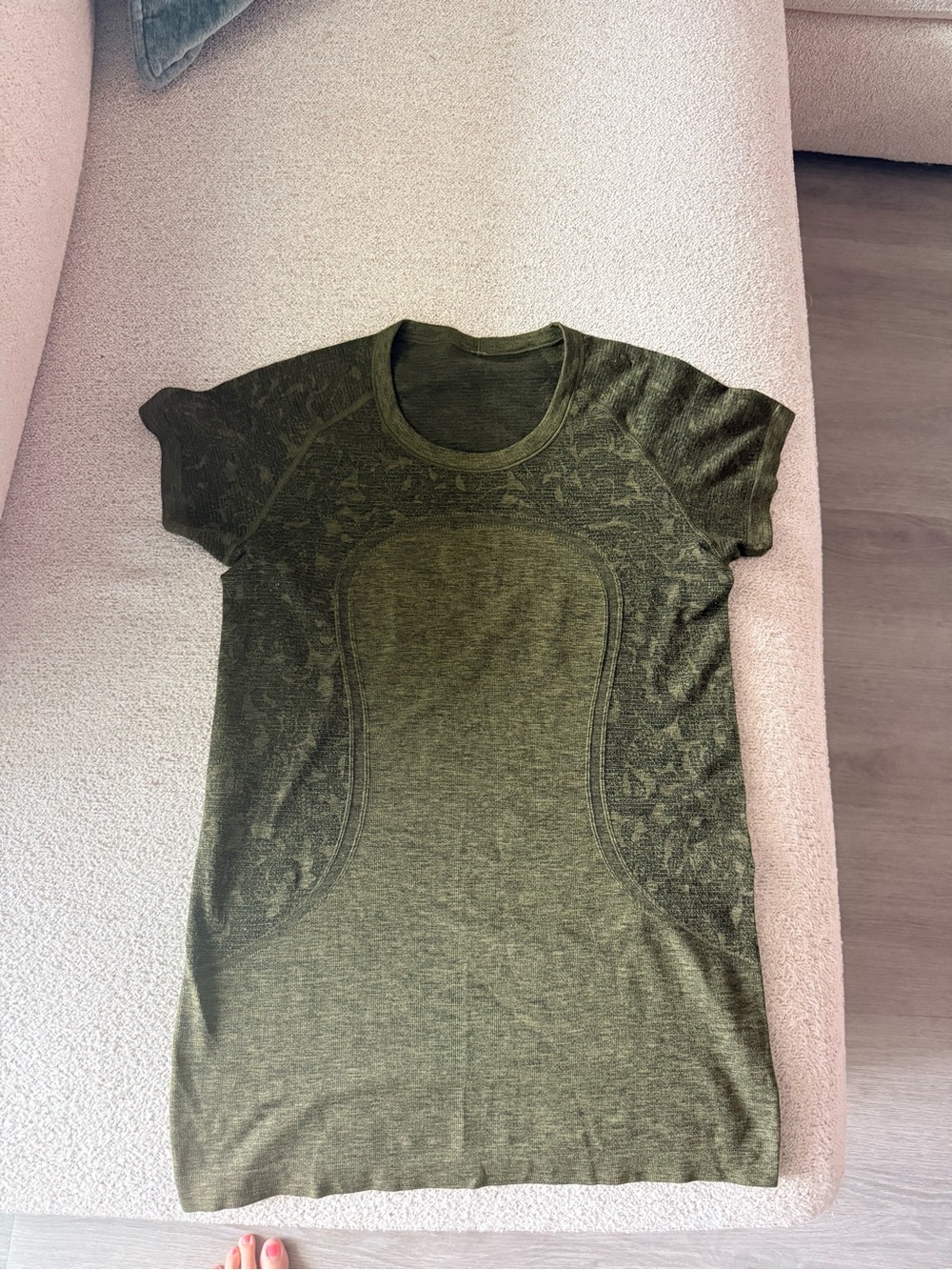 lululemon athletica Olive Green Seamless Short Sleeve Tunic Top size 10